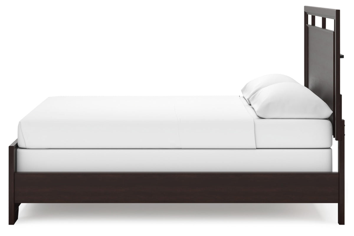 California King Panel Bed M696689