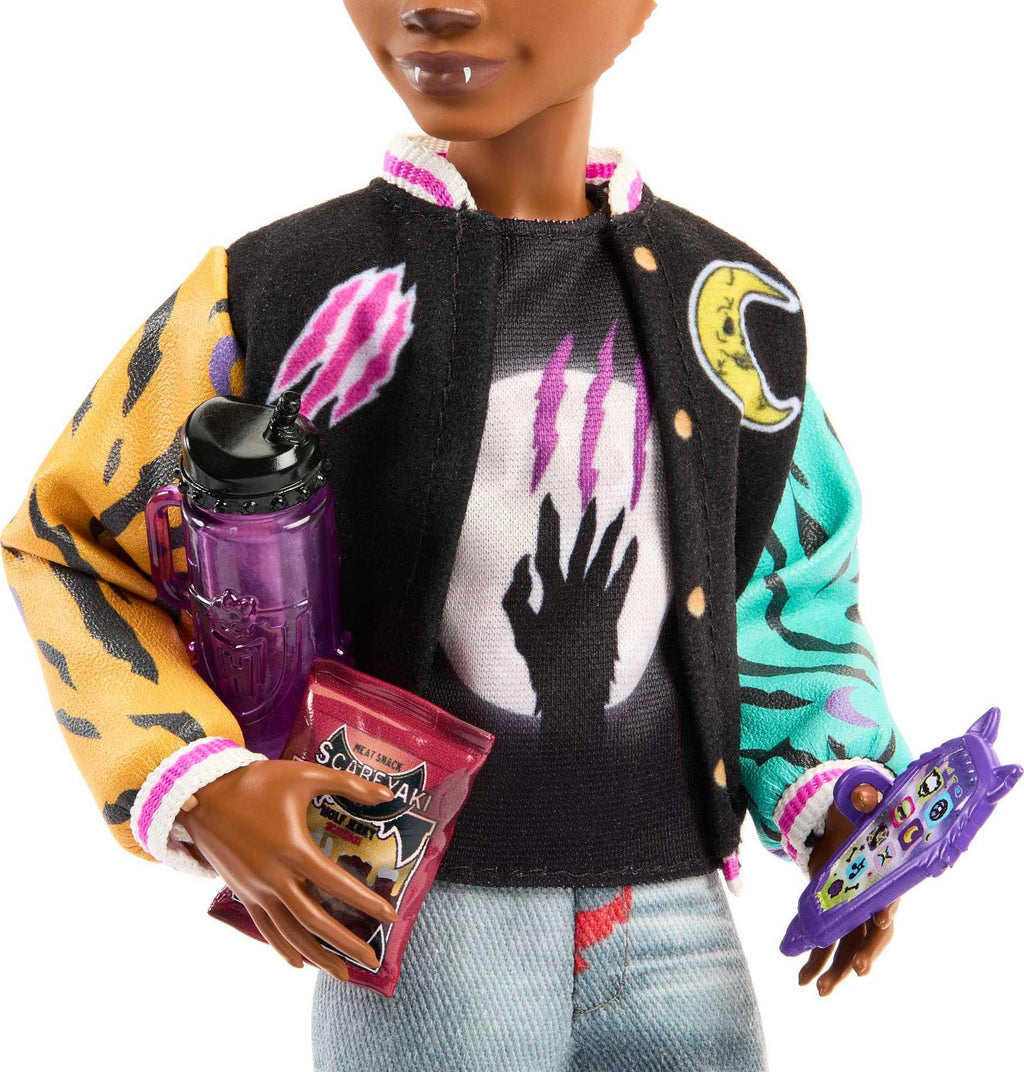 Monster High Doll with Pet Gargoyle Bulldog and Themed Accessories P5789