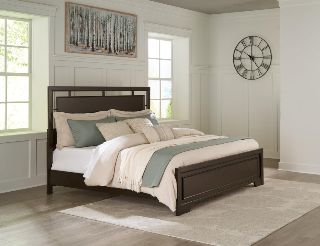 California King Panel Bed M696689
